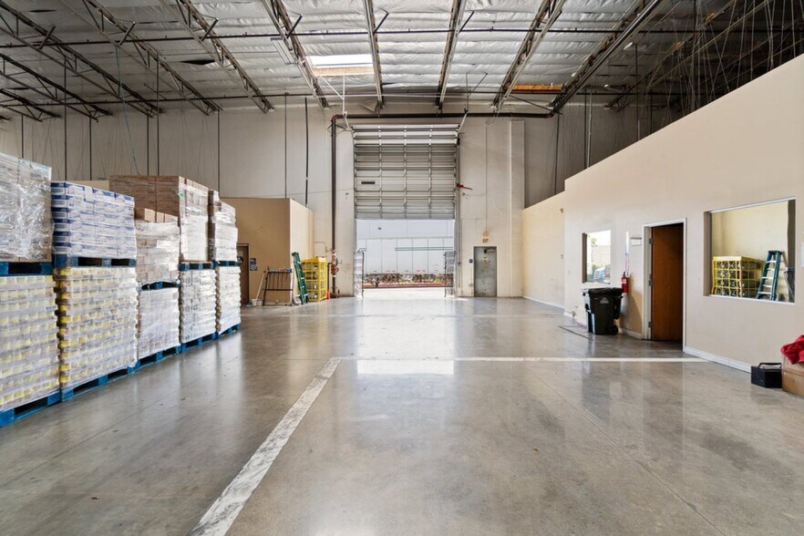 More Photos Of 1190 N Del Rio Pl, Ontario Warehouse For Sale
