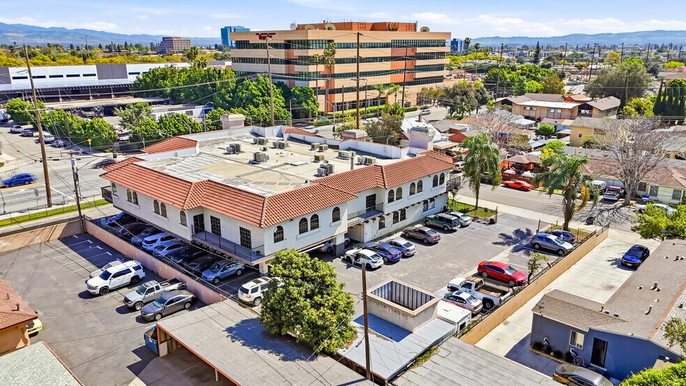 More Photos Of 902 N Grand Ave, Santa Ana Medical For Sale