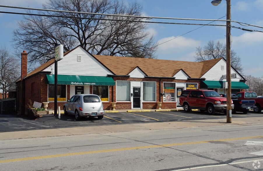 More Photos Of 8901-8909 Lackland Rd, Saint Louis Freestanding For Lease