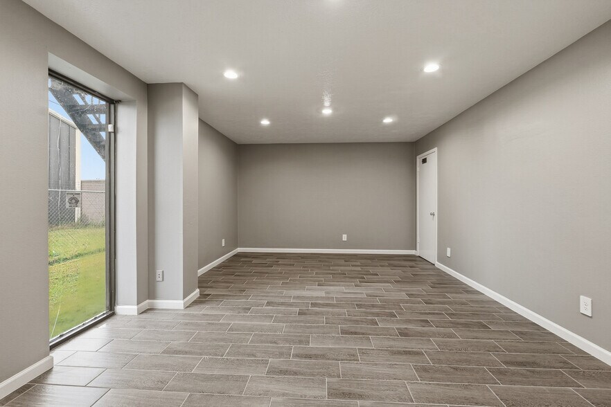 More Photos Of 107 Rice Ln, Huntsville Warehouse For Sale