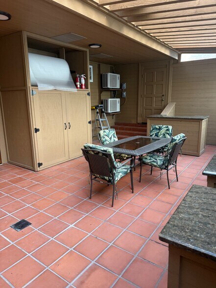 More Photos Of 1540 S Coast Hwy, Laguna Beach Office For Lease