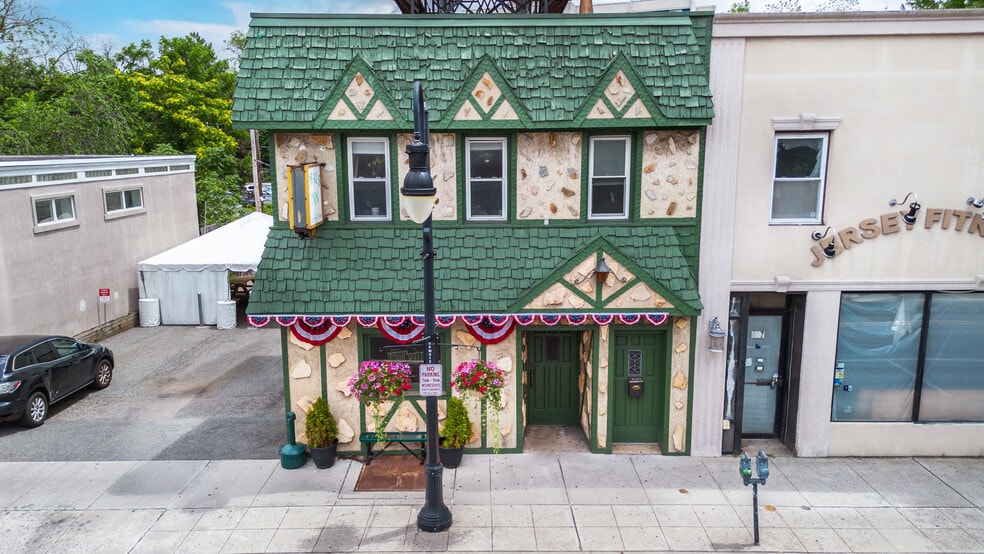 More Photos Of 439 Broad St, Bloomfield Restaurant For Sale