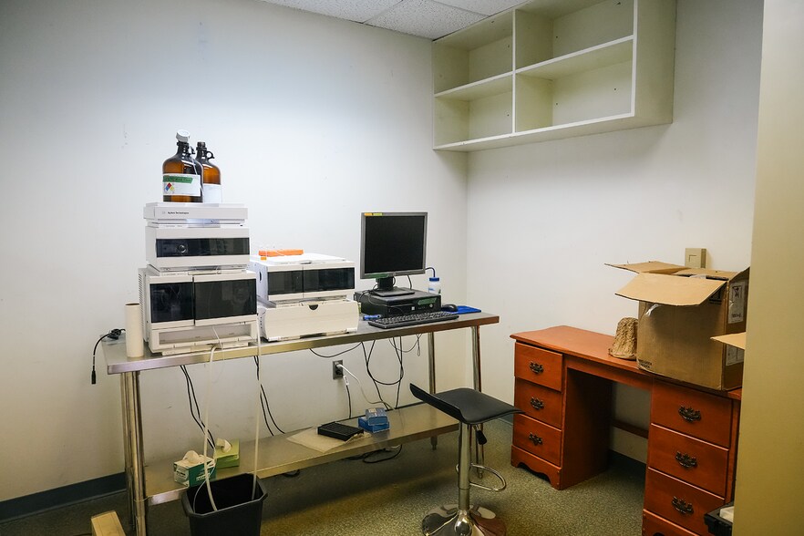 More Photos Of 3363 Davis Rd., Thorold Office For Lease