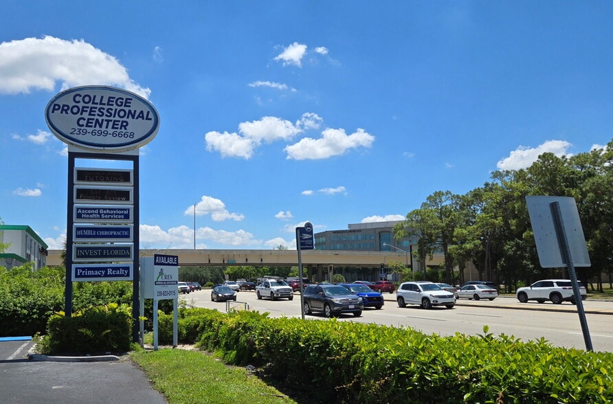 More Photos Of 6360 Presidential Ct, Fort Myers Office For Lease