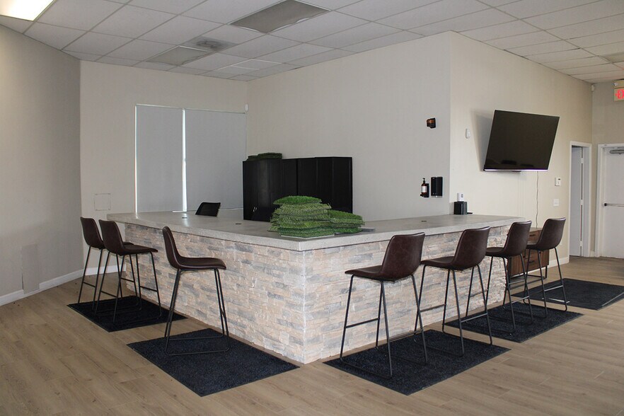 More Photos Of 5111 E Charleston Blvd, Las Vegas Freestanding For Lease