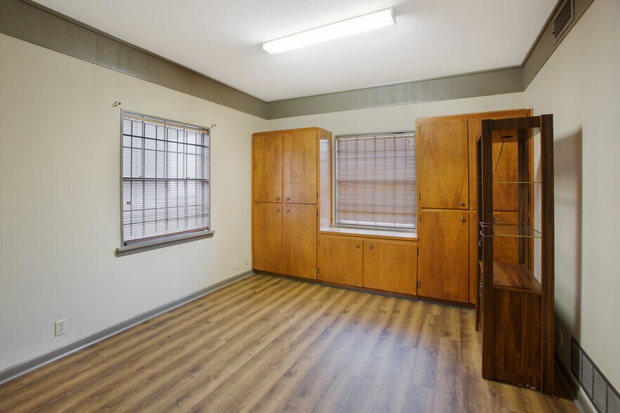 More Photos Of 4505 John F Kennedy Blvd, North Little Rock Office For Lease