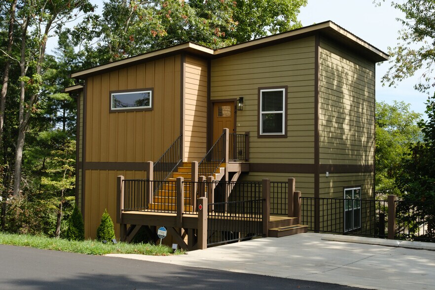 More Photos Of 14 Red Maple Dr, Weaverville Multifamily For Sale