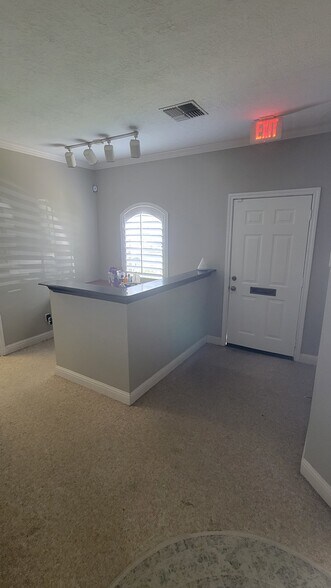 More Photos Of 801 Morton St, Richmond Office For Sale