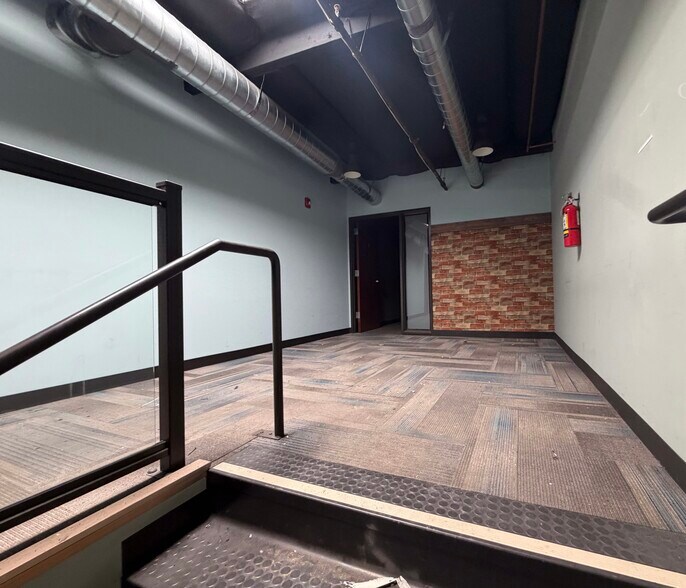 More Photos Of 44204-44276 10th St W, Lancaster Unknown For Lease