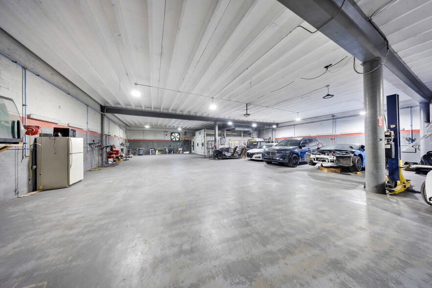 More Photos Of 2540-2600 Ali Baba Ave, Opa Locka Warehouse For Sale