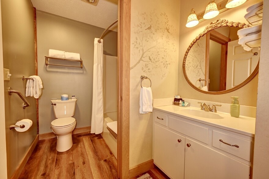 More Photos Of 6838 County Road 203, Millersburg Hospitality For Sale