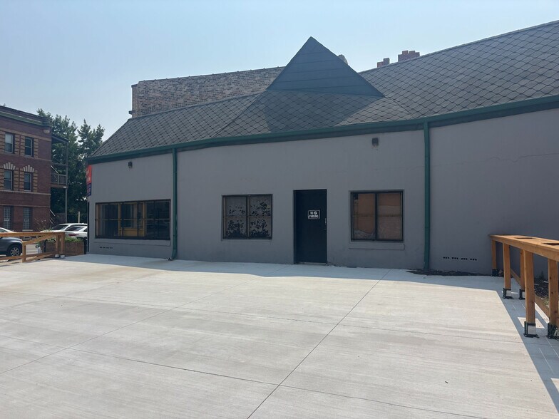 More Photos Of 958 N California Ave, Chicago Freestanding For Lease