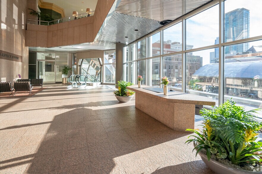 More Photos Of 301 Commerce St, Fort Worth Office For Lease