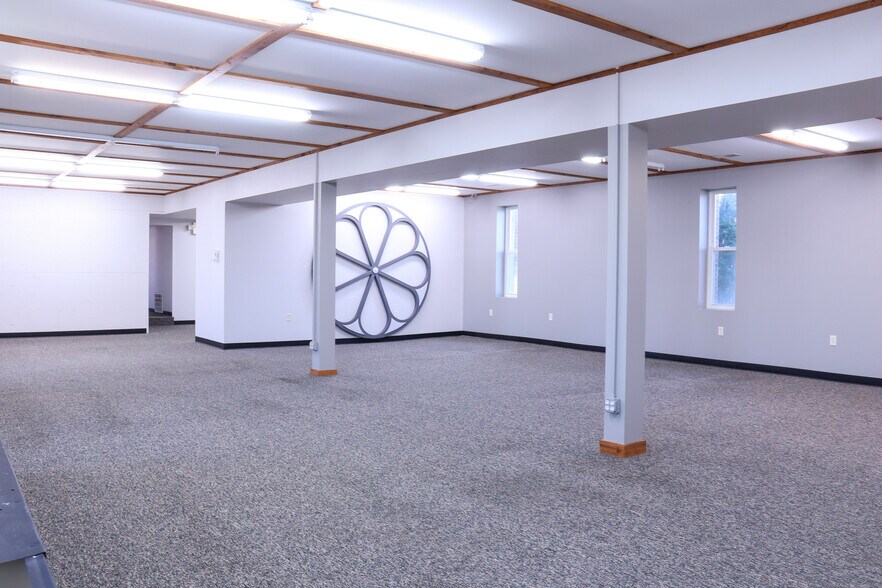 More Photos Of 126 E Lincolnway, Morrison Specialty For Sale