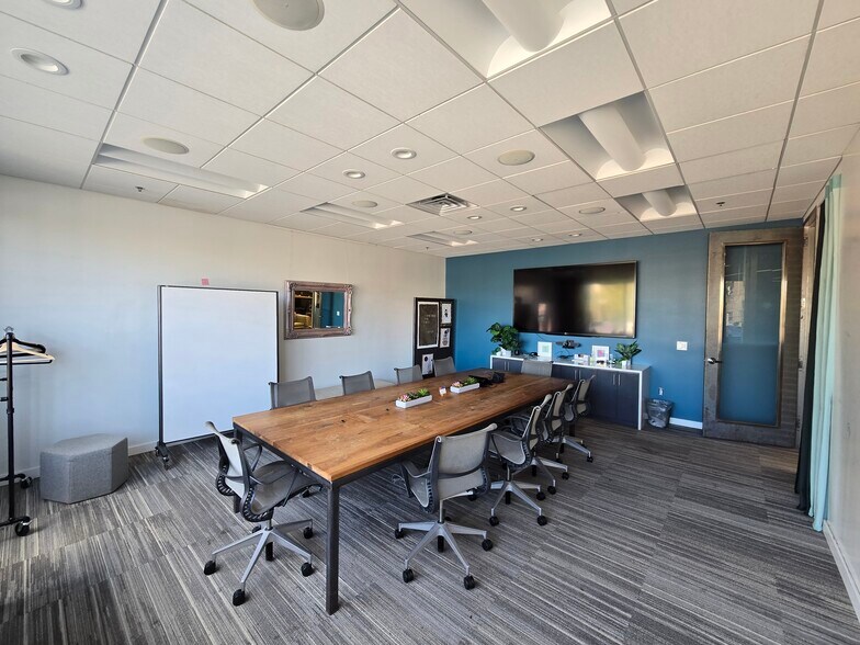 More Photos Of 2429 Nicollet Ave, Minneapolis Loft Creative Space For Lease