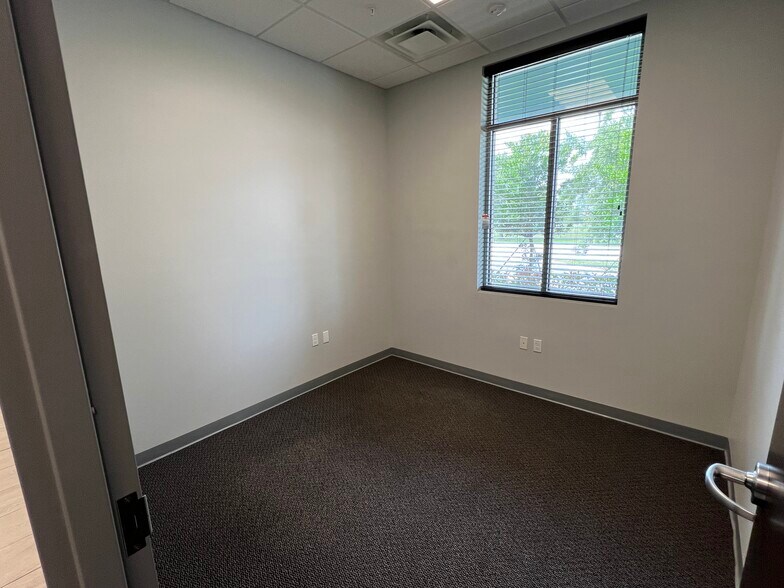 More Photos Of 18 Market Ave, Palm Coast Office For Lease