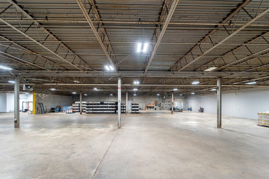 More Photos Of 255 E 167th St, Harvey Distribution For Lease