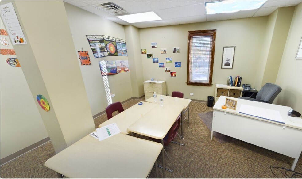 More Photos Of 180 S 8th St, West Dundee Freestanding For Sale