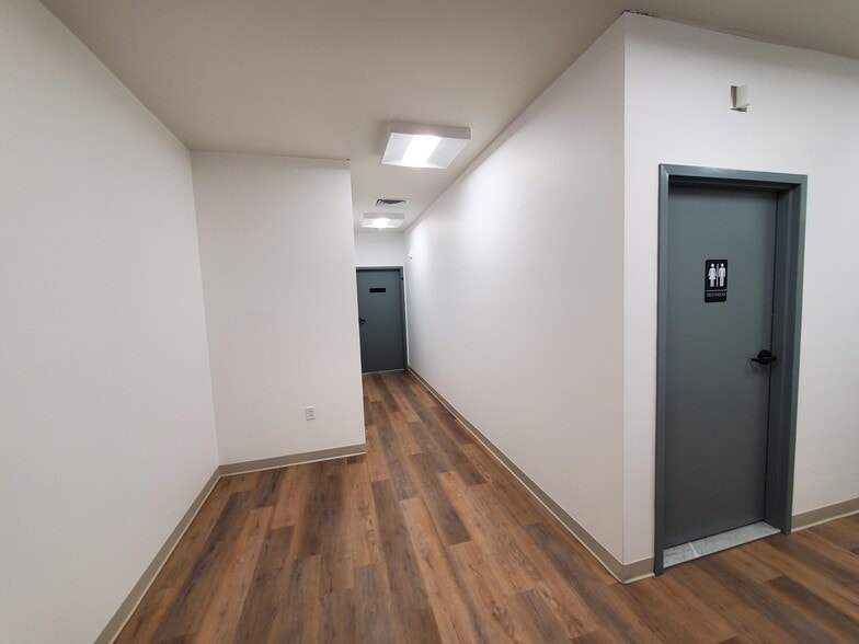 More Photos Of 4130 Whitney Ave, New Haven Office For Lease