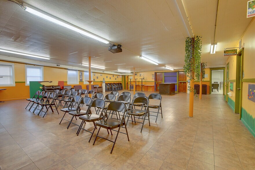 More Photos Of 1321-1323 S Austin Blvd, Cicero Religious Facility For Sale