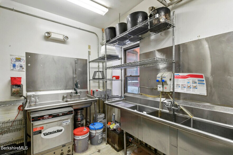 More Photos Of 47 Park St, Adams Restaurant For Sale