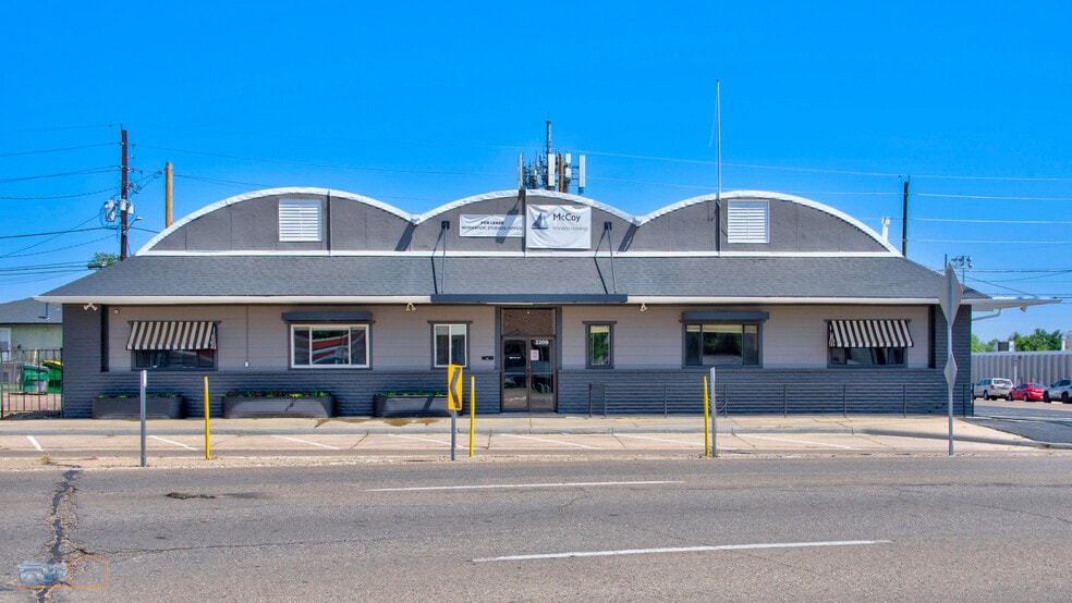 More Photos Of 2207-2209 9th St, Greeley Flex For Lease