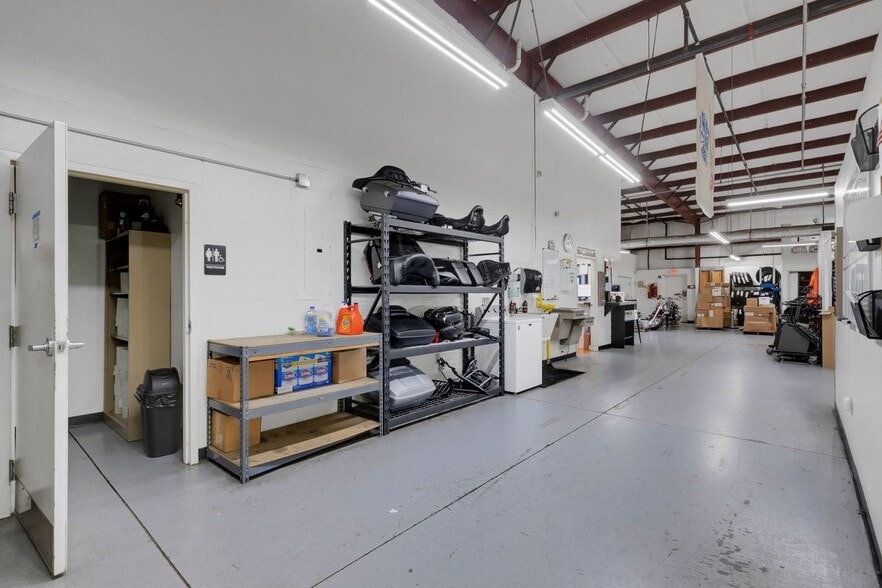 More Photos Of 330 Cattlemen Rd, Sarasota Auto Dealership For Sale