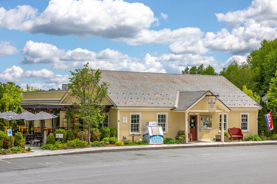 More Photos Of 305 Main St, Peru Restaurant For Sale