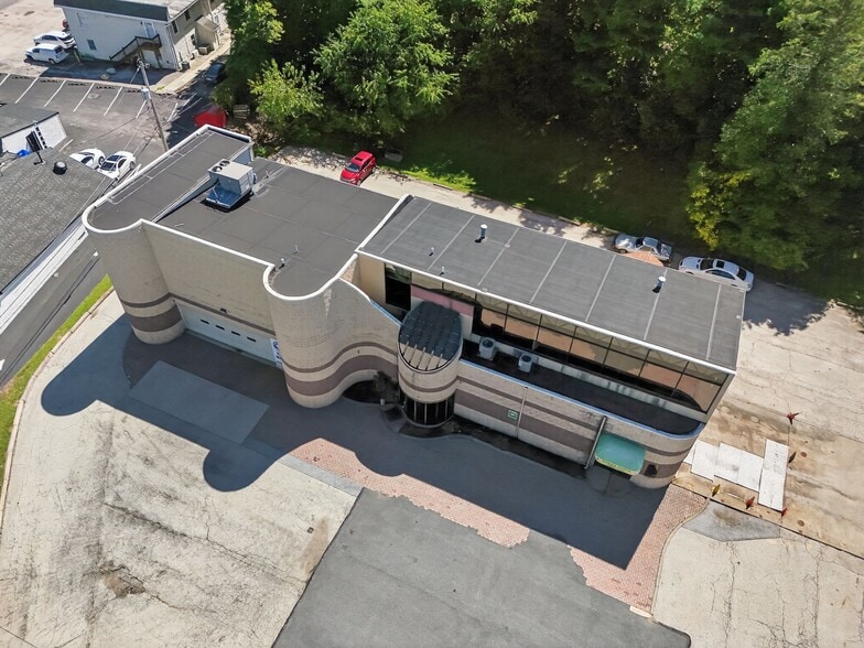 More Photos Of 514 E King Rd, Malvern Storefront Retail Office For Sale