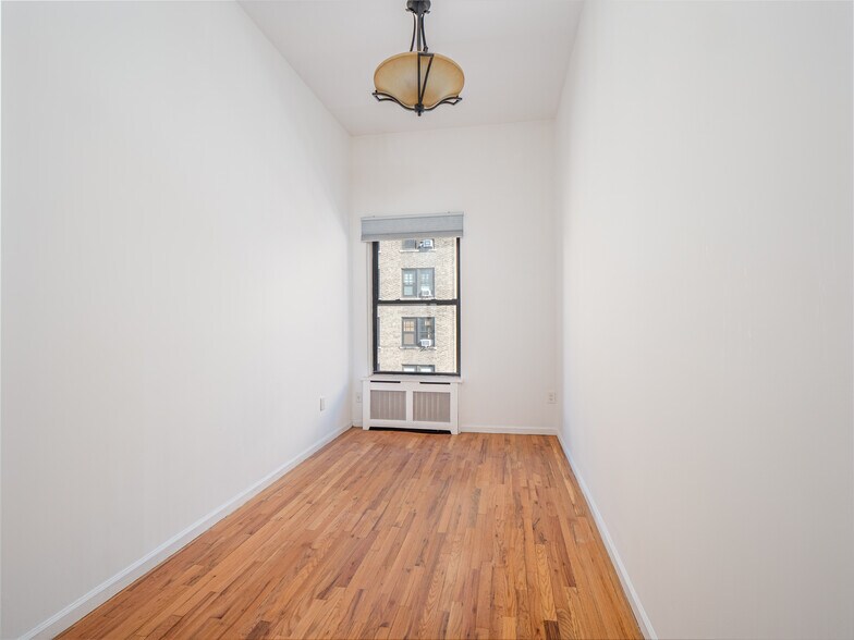 More Photos Of 54 W 71st St, New York Apartments For Sale