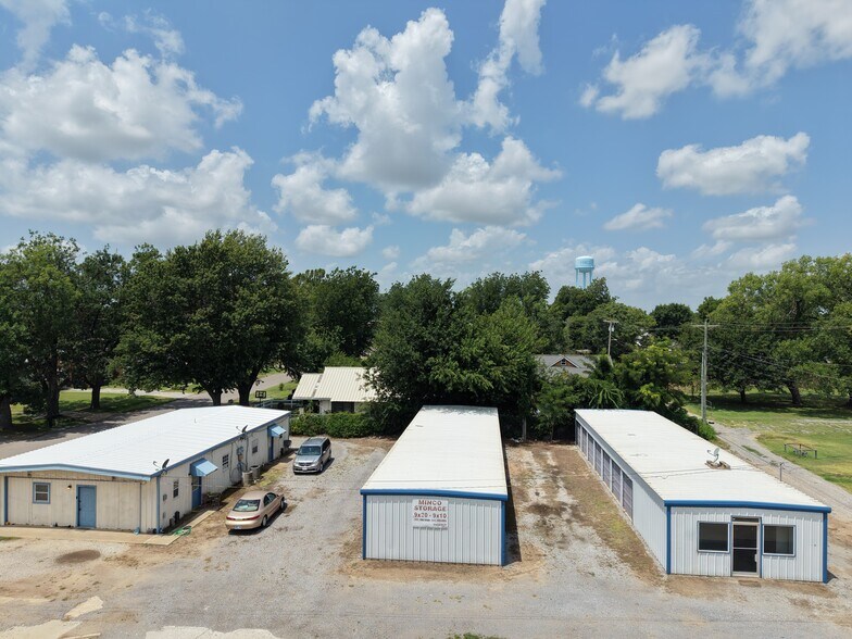 More Photos Of 107 3rd st, Minco Industrial For Sale