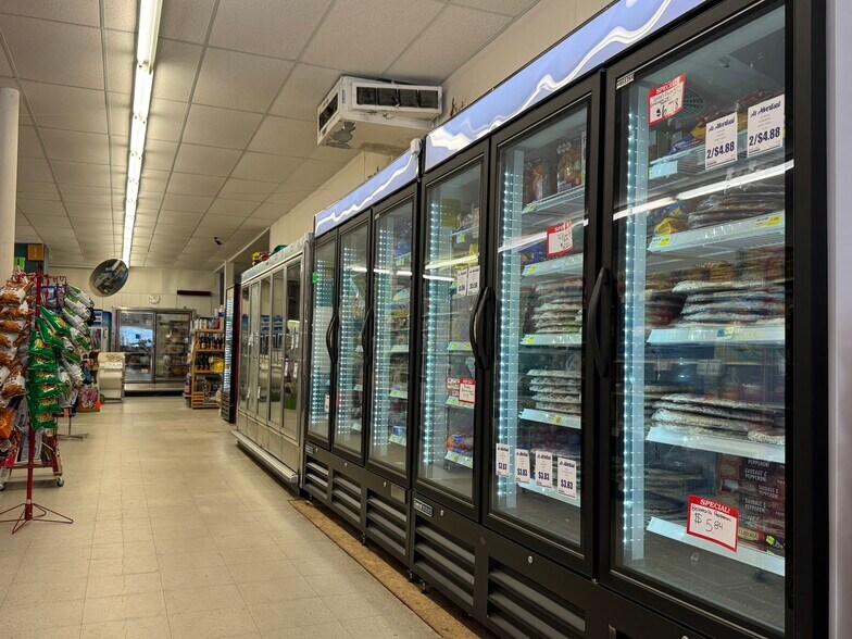 More Photos Of 100 W 2nd St, Sutherland General Retail For Sale