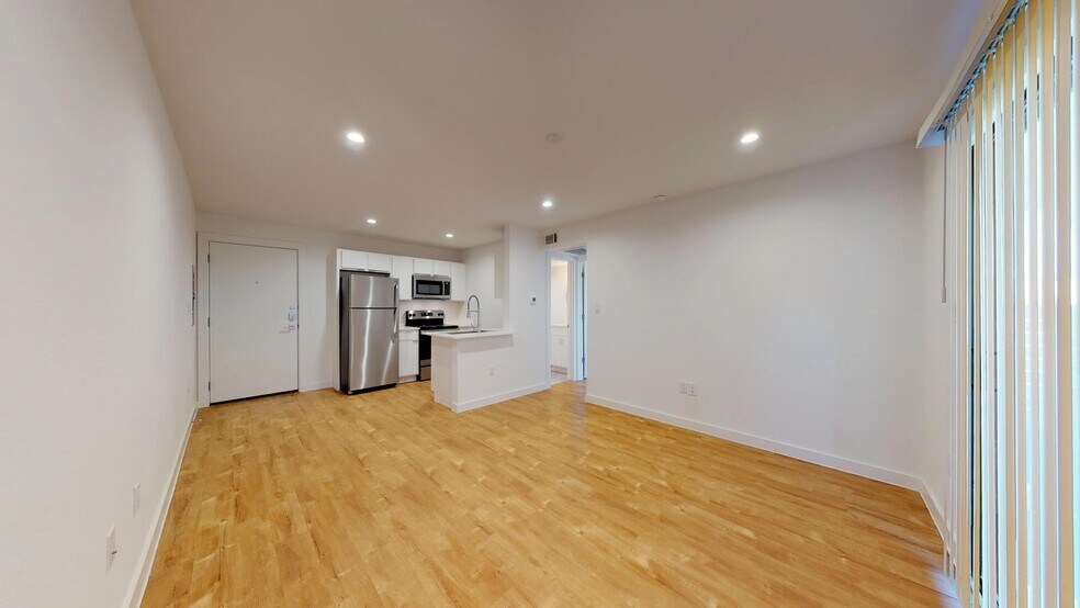 More Photos Of 3901 N Hall St, Dallas Apartments For Sale