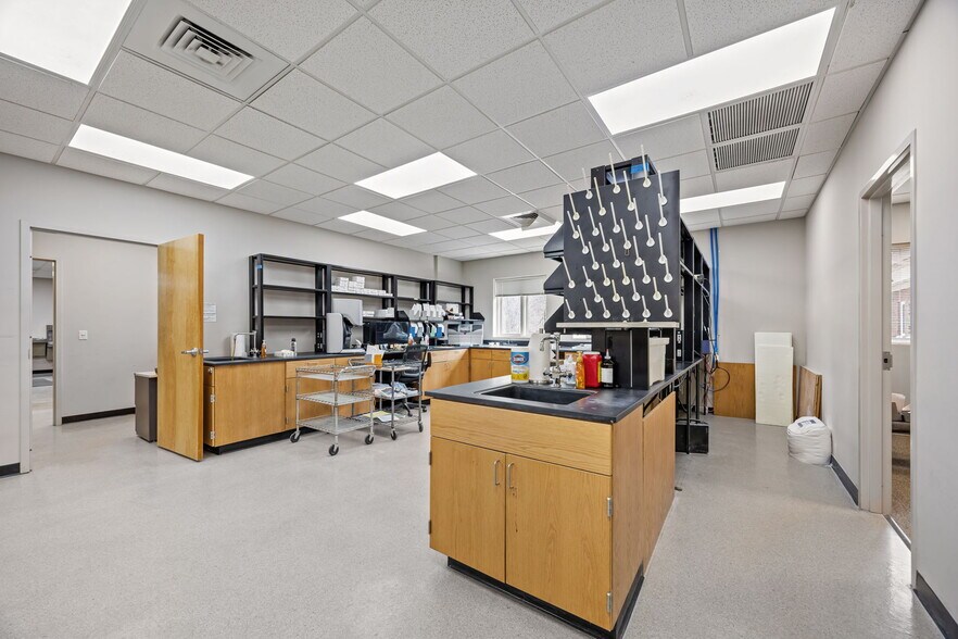 More Photos Of 9 Walden Ridge Dr, Asheville Medical For Lease