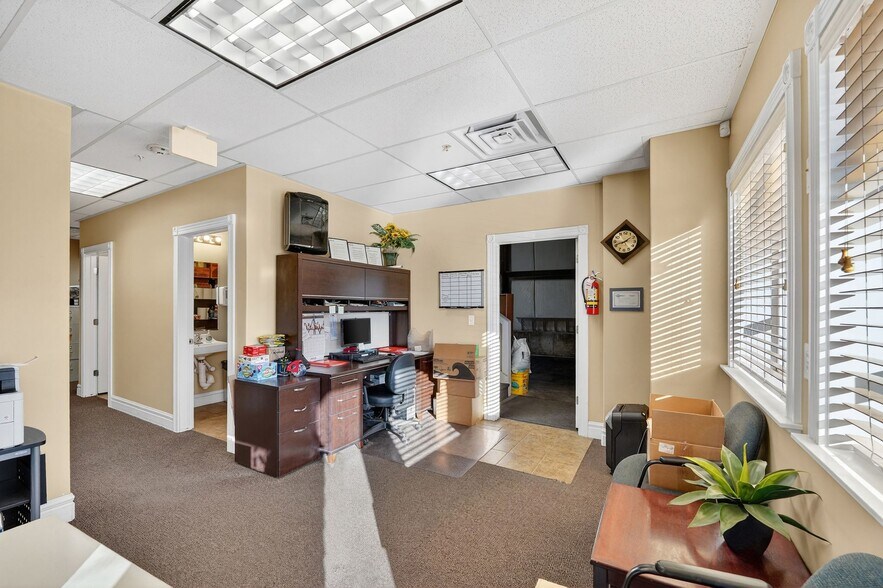 More Photos Of 1101 Cambridge Cir, Layton Warehouse For Sale