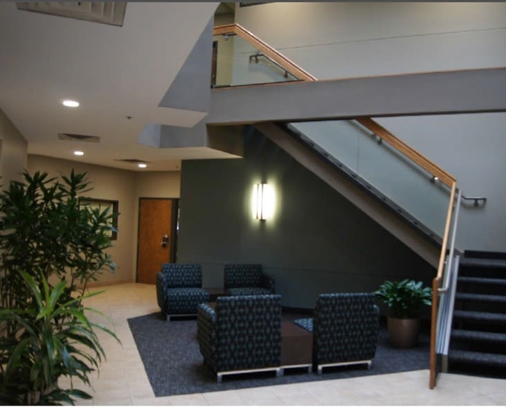 More Photos Of 7650 Currell Blvd, Woodbury Office For Lease