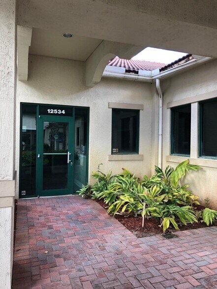 More Photos Of 12530-12538 W Atlantic Blvd, Coral Springs Medical For Lease