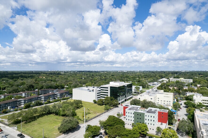 More Photos Of 7000 SW 62nd Ave, Miami Medical For Lease