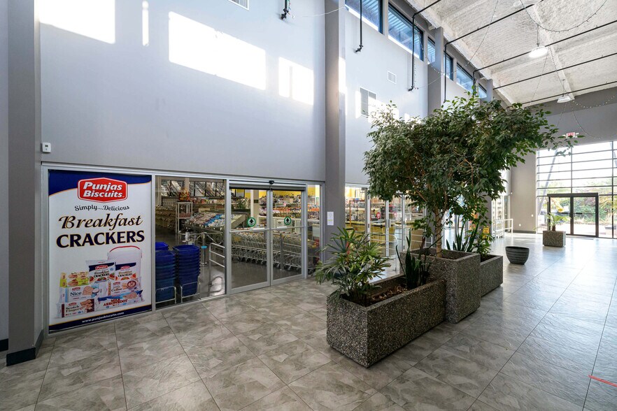 More Photos Of 12070 88 Ave, Surrey Storefront For Sale