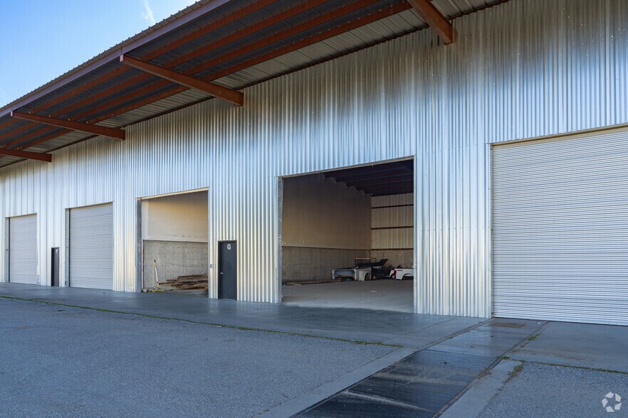 More Photos Of 561 N American St, Shafter Industrial For Lease