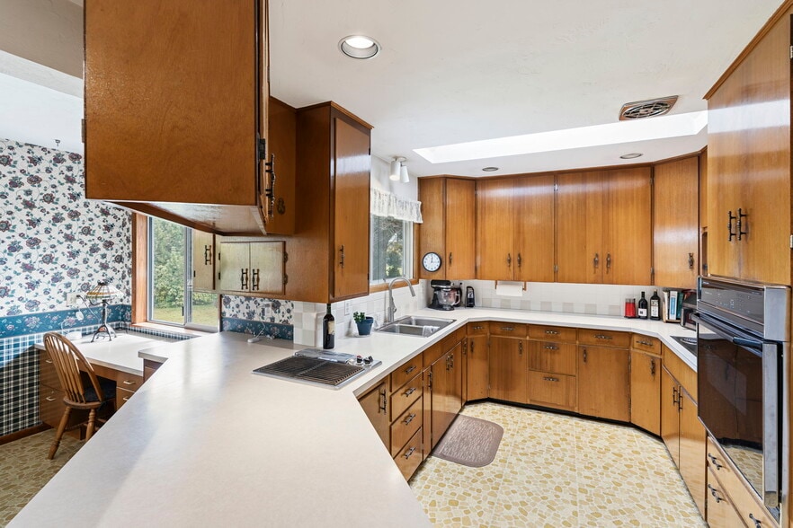 More Photos Of 1553 Bishop Rd, Chehalis Flex For Sale
