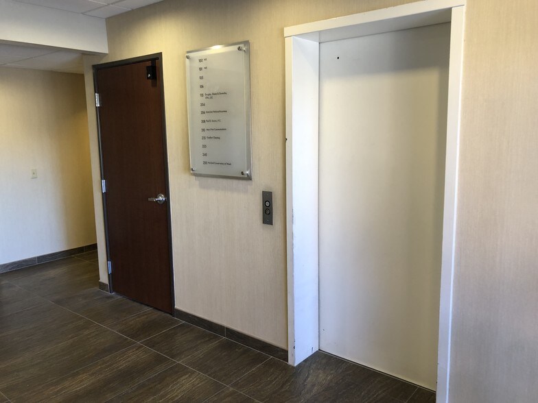 More Photos Of 1940 E Thunderbird Rd, Phoenix Medical For Lease