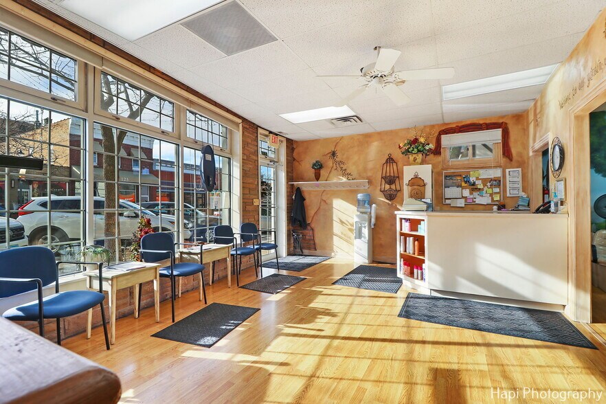 More Photos Of 132 Center St, Grayslake Storefront For Sale