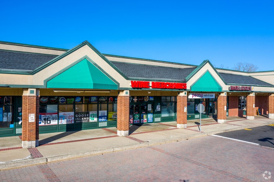 More Photos Of 901-1001 S Main St, Cheshire Unknown For Lease
