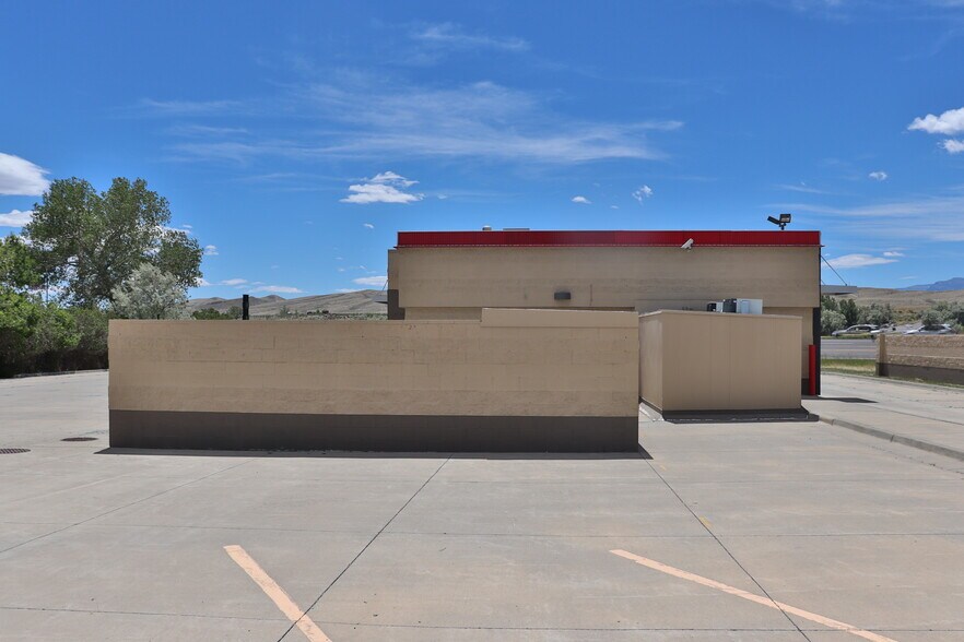 More Photos Of 1902 Mountain View Dr, Cody Fast Food For Sale