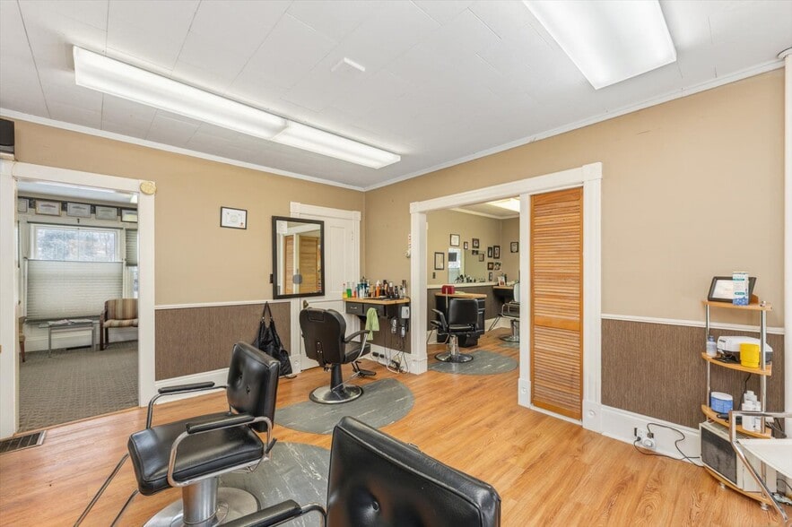 More Photos Of 32 Park Ave, Keene Office For Sale