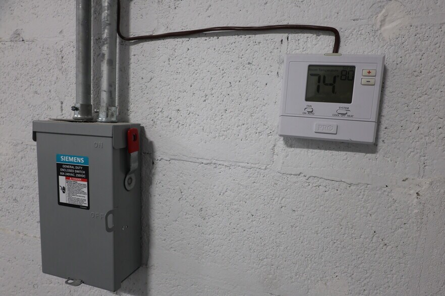 More Photos Of 1847 NW 21st St, Miami Warehouse For Lease