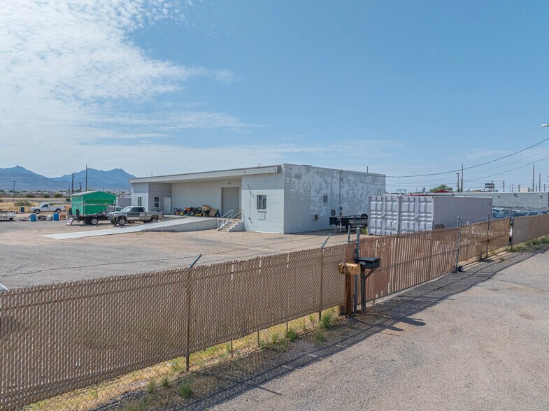 Primary Photo Of 3560 Sunshine Dr, Kingman Warehouse For Sale