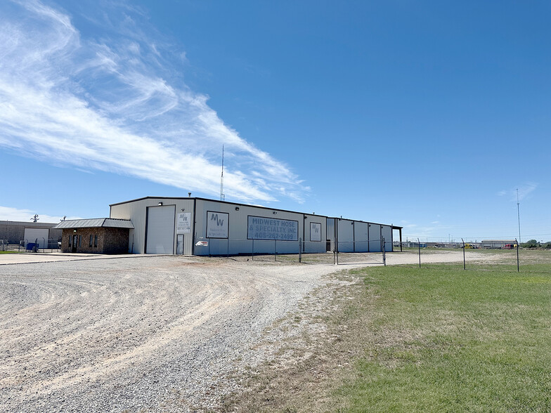 Primary Photo Of 3500 S Hwy 81, El Reno Service For Lease