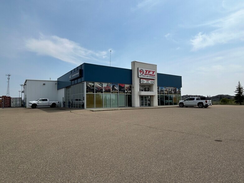 More Photos Of 342 Laura Ave, Red Deer County Auto Repair For Sale